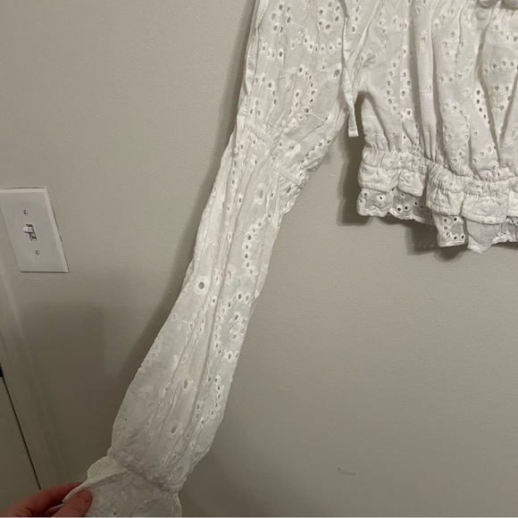 {Altar’d State} White Eyelet Off-the-shoulder cropped top - Picture 4 of 10